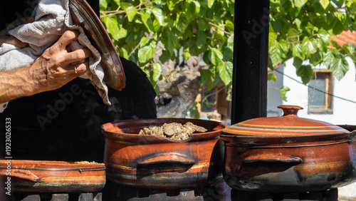 crete traditional cooking pot
