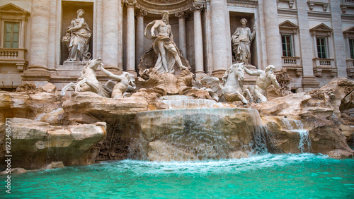 Schilderij op canvas Majestic Trevi Fountain with turquoise water and marble sculptures, Rome, Italy