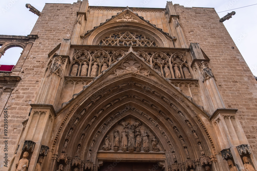 Fototapeta premium Valencia cathedral puerta de los apostoles gothic architecture details