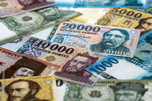 Foto Hungarian forint money bills pile on table