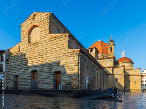 Vászonkép Basilica di San Lorenzo (Basilica of Saint Lawrence) in Florence, Italy