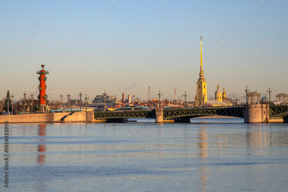 Fototapeta premium Early morning in the historical center of Saint Petersburg, Russia