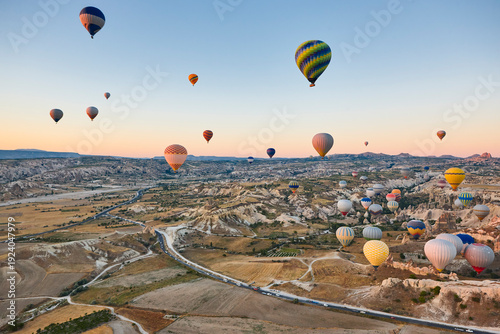 Schilderij op canvas Balloons in rose valley, Cappadocia. Flights in Goreme. Turkey