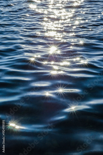 Photography 출렁이는 바다 파도 위 아름다운 빛