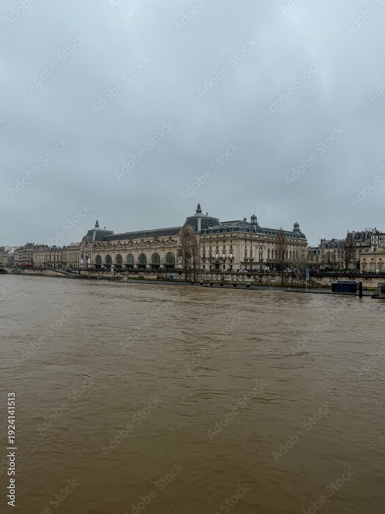 Fototapeta premium Musee d'Orsay on a rainy day in Paris