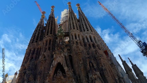 Wallpaper Mural sagrada familia barcelona Torontodigital.ca