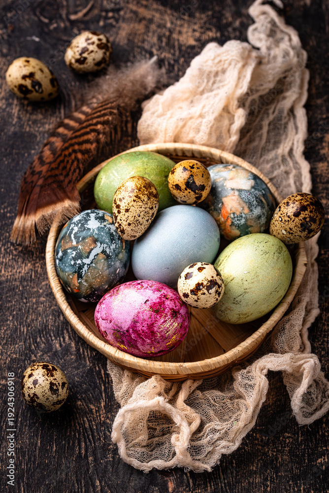 Obraz premium Easter eggs painted with natural dye