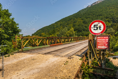 Quadro su tela Old military bridge with weight limit sign in Bosnia and Herzegovina