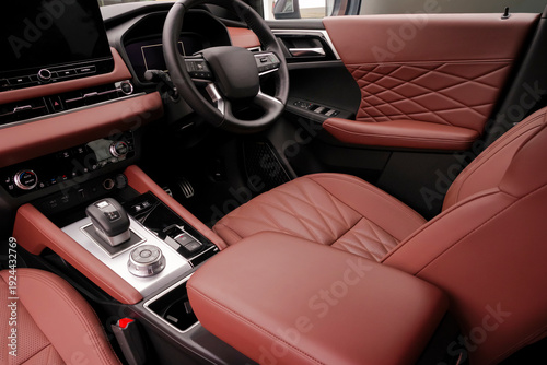 高級感のあるプレミアムSUVのインテリア
