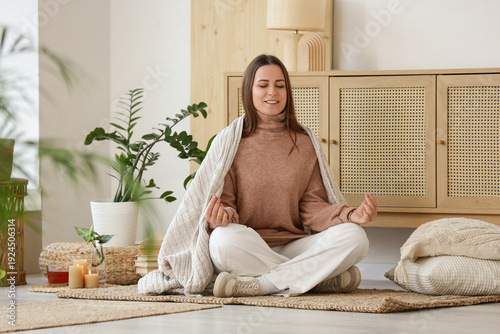 Young woman with plaid medi...