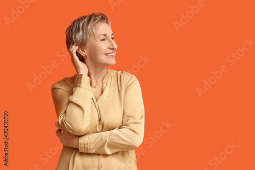 Blonde mature woman with sh...