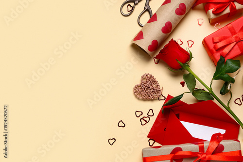 Gift boxes, wrapping paper,...