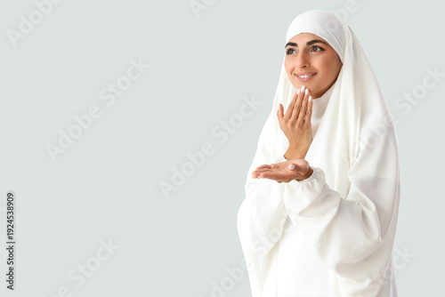 Young Muslim deaf mute woma...