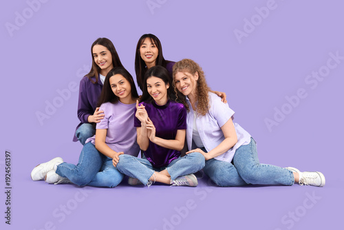 Group of young women sittin...