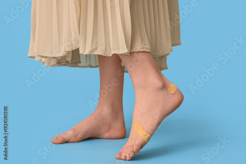 Legs of young woman with ca...