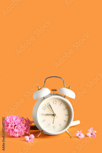 Alarm clock with hyacinth f...
