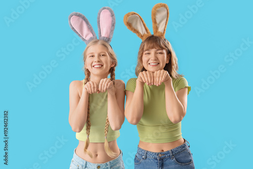 Cute young girls with Easte...