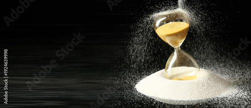 Crystal hourglass and pouri...