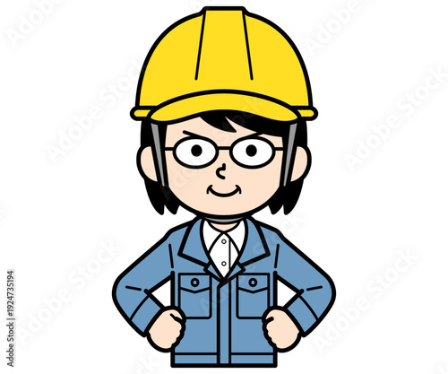 仁王立ちするヘルメットをかぶった現場監督の中年女性