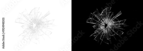фотографія Shattered glass effect broken window cracked screen on white and black backgroun