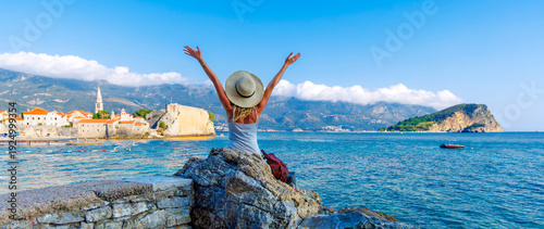 Konstfotografi happy woman traveling in croatia, travel destination, summer holiday