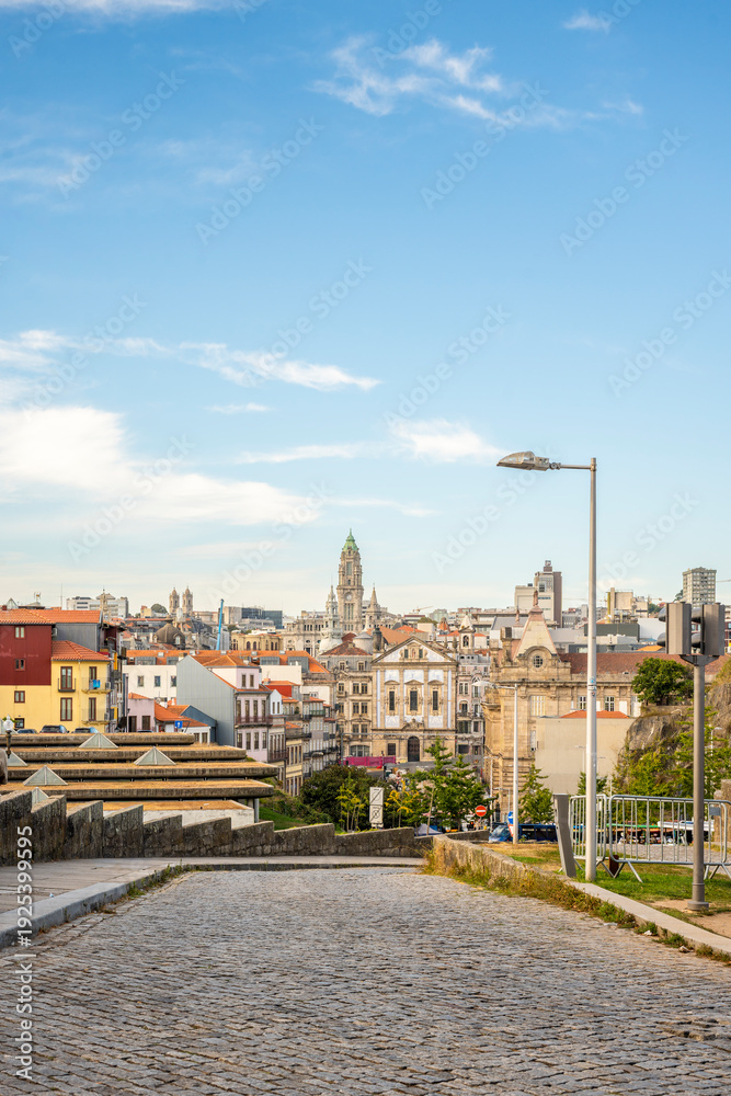 Obraz premium Porto City View a Clerigo Tower in Portugal