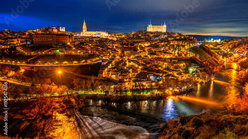 Fotografia Toledo and the Tagus River at night, Spain