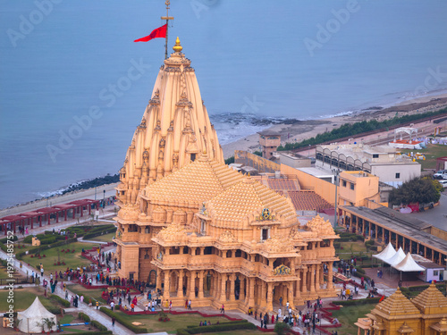 Cuadro en lienzo Sacred view of the historic Somnath Temple located on the coast of the Arabian Sea in Gujarat