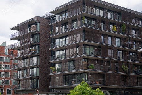 Gebäude Fassade an der Hafenstrasse in Hamburg Wohnungsmangel  