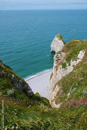 Bild auf Leinwand Fernwanderweg GR21 entlang der Küste zwischen Bénoville und Étretat mit Blick au