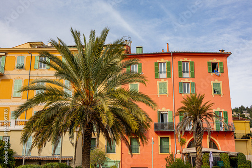 Vue sur la vieille ville de Menton sur la côte d'Azur en France