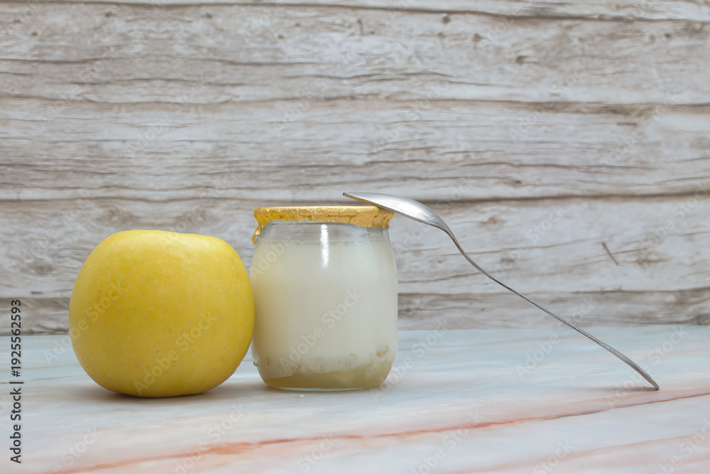 Fotografie glass jar, sealed, spoon, fruit, apple jam, calcium