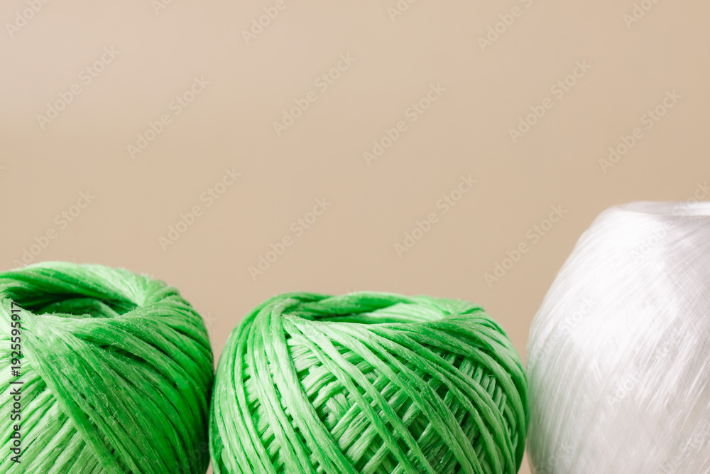 Ταπετσαρία Balls of recycled polyester synthetic thread in various colors on beige background