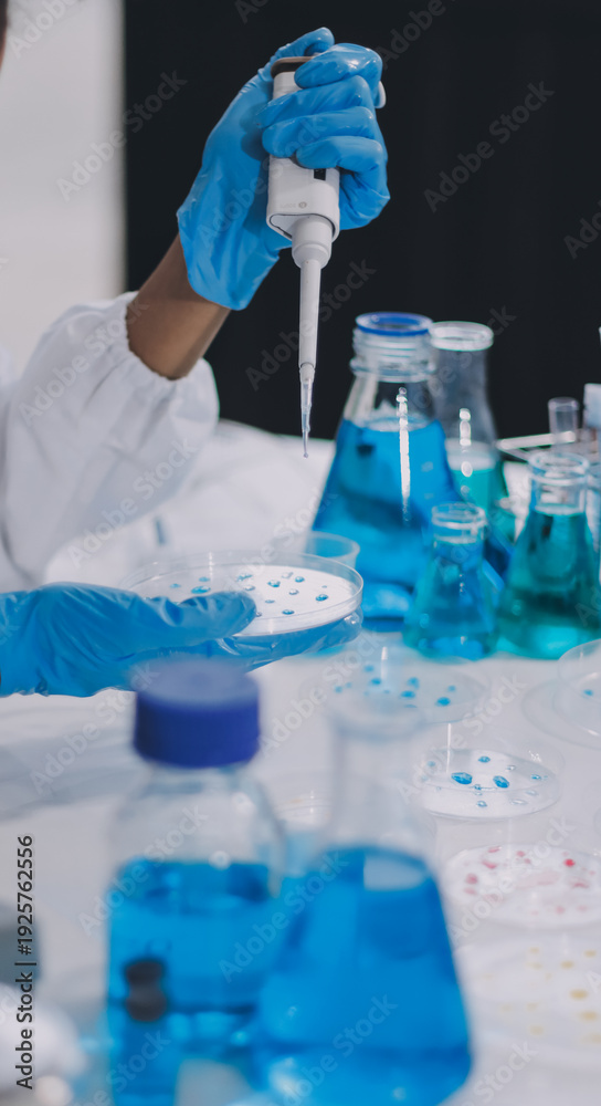Fototapeta premium Researchers working in the clinical laboratory