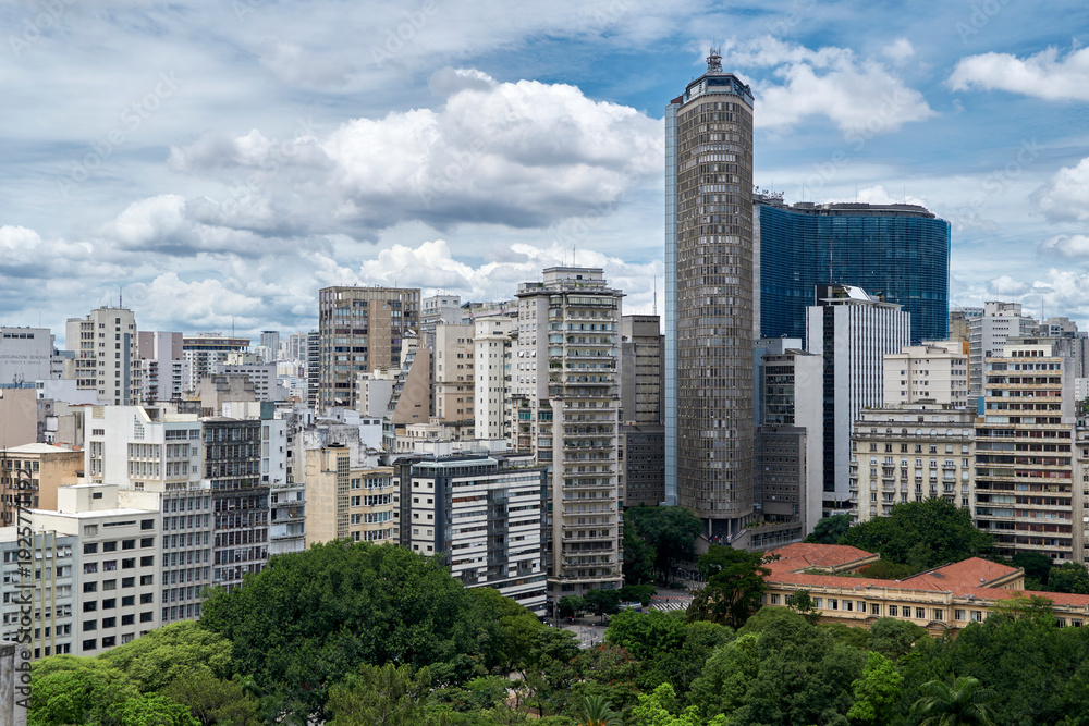 Obraz premium Sao Paulo downtown skyline with Italia and Copan buildings.