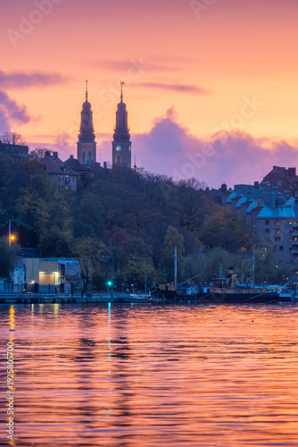il tramonto sui fiordi di stoccolma
