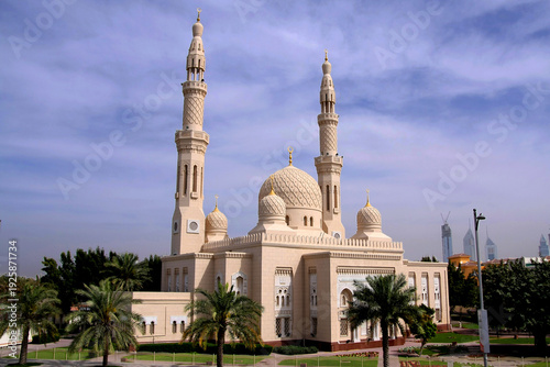 Canvas Print Exterior view of the landmark Jumeirah Mosque in Dubai featuring traditional Fatimid-style architecture with white stone and two towering minarets