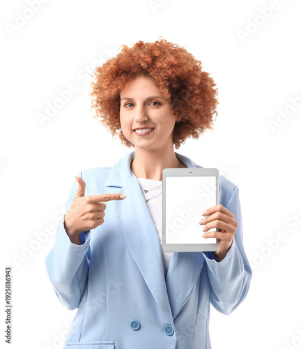 Young female programmer poi...