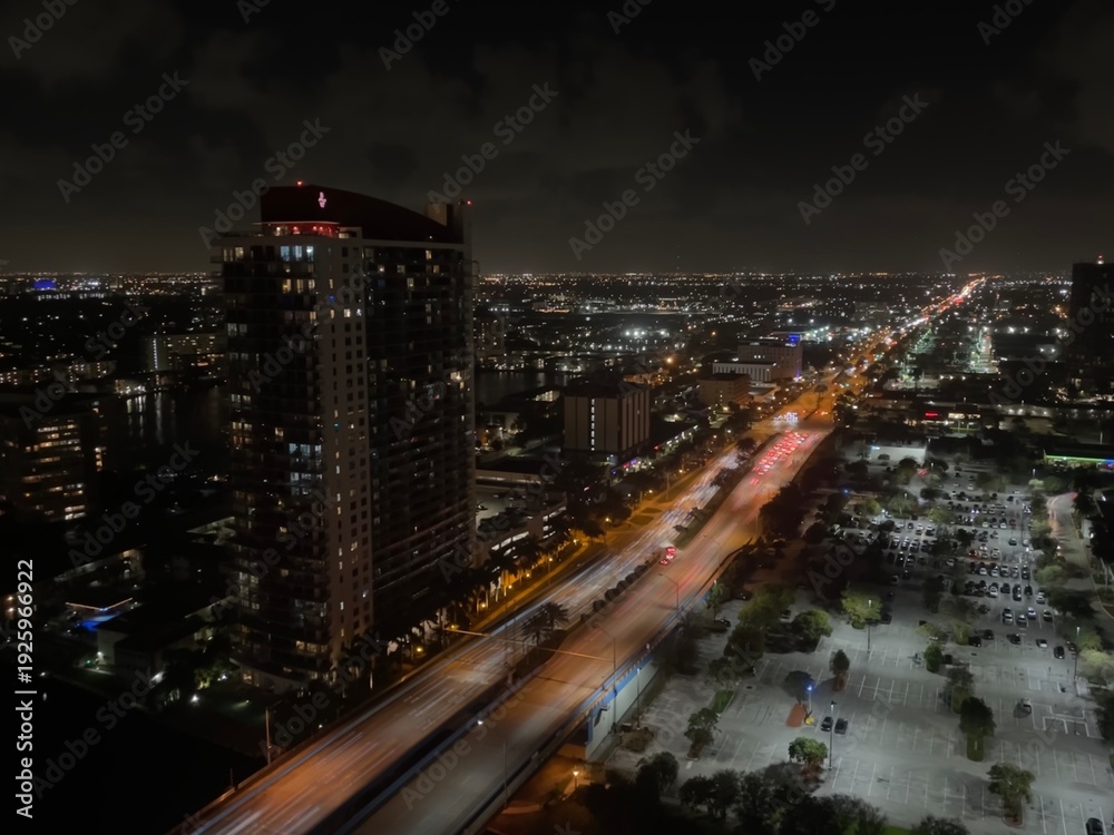 Fototapeta premium night city traffic
