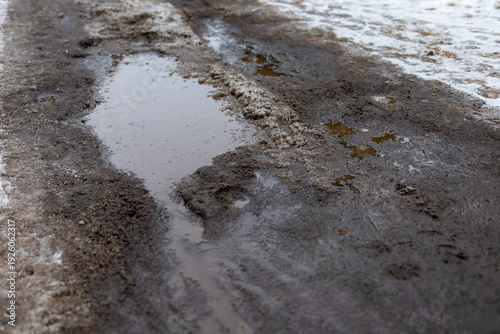Bild auf Leinwand Snowmelt mud hints road