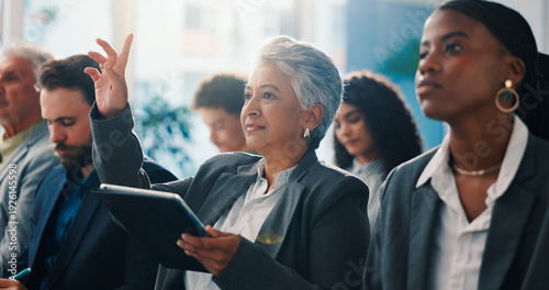 Fotografía Business, woman and raised hand with tablet in seminar for question, answer speaker and attention