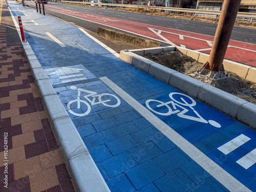 自転車専用レーンがある風景