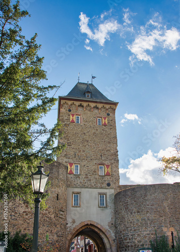 Schöne Altstadt Bad Münstereifel  alter Stadtturm mit Stadtmauer