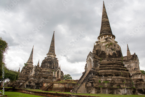 Canvas Print The three iconic restored chedis (stupas) at Wat Phra Si Sanphet in Ayutthaya, Thailand