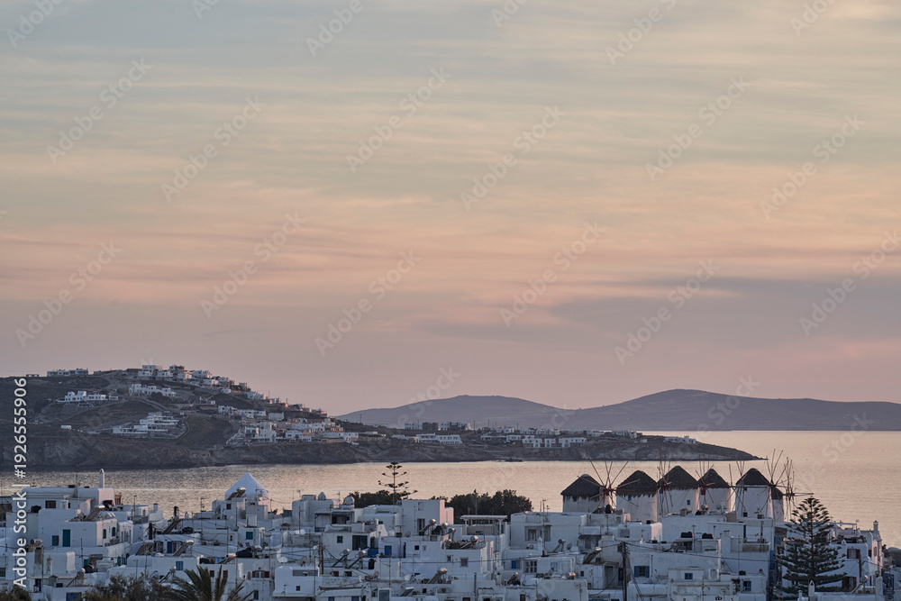 Fototapeta premium mykonos downtown on sunset