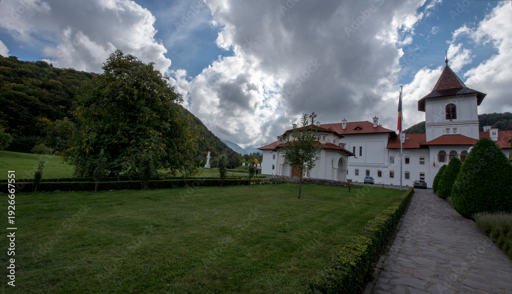 Fototapeta premium castle in the mountains