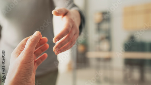 Εκτύπωση καμβά A helping hand for support