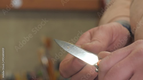 Sharpening pencil