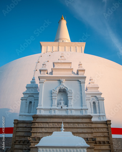 Photos Ruwanweliseya Stupa, Anuradhapura, Sri Lanka, White Buddhist Dagoba with Ornate