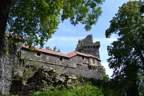 Wallpaper Mural Późnogotycki zabytkowy Zamek Grodziec. gmina Zagrodno, Dolny Śląsk, Polska, Europa Torontodigital.ca